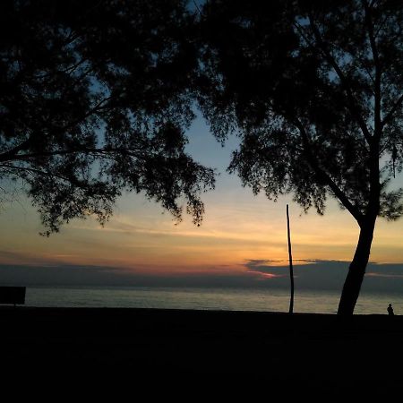 Homestay Memori Dungun Buitenkant foto